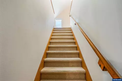 Entry Way - 732 E 22nd Ave, Eugene, OR 97405 photo 3 of 5