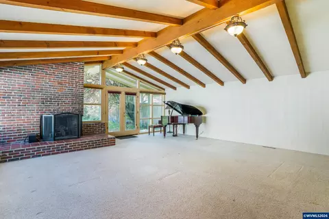 Living - 732 E 22nd Ave, Eugene, OR 97405 photo 5 of 7