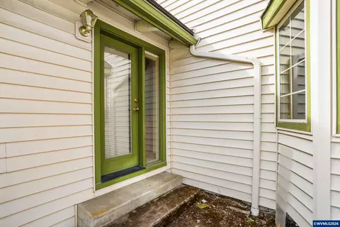 Entry Way - 732 E 22nd Ave, Eugene, OR 97405 photo 5 of 5