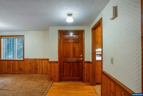 Entry Way - 732 E 22nd Ave, Eugene, OR 97405 photo 2 of 5