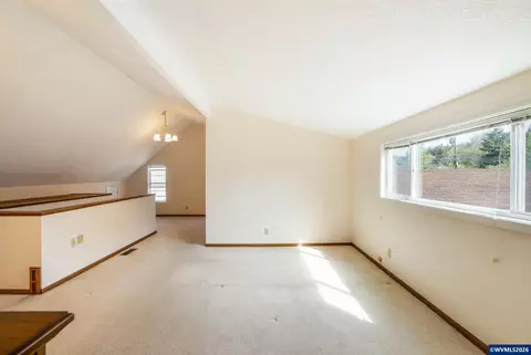Living - 732 E 22nd Ave, Eugene, OR 97405 photo 7 of 7