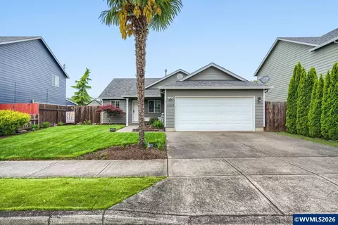 1145 Country Ln, Woodburn, OR 97071