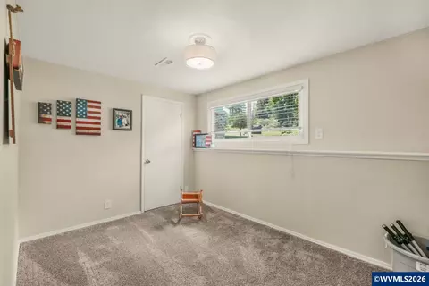 Bedroom - 4575 Eagle Crest Rd NW, Salem, OR 97304 photo 4 of 4