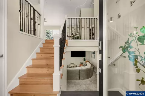 Entry Way - 4575 Eagle Crest Rd NW, Salem, OR 97304 photo 1 of 2