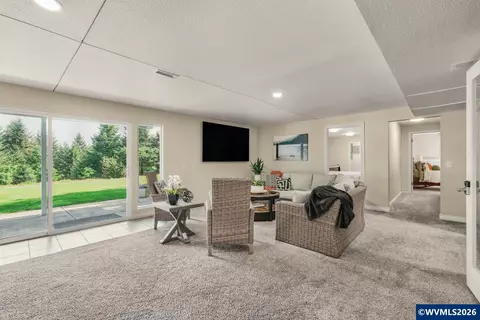 Living - 4575 Eagle Crest Rd NW, Salem, OR 97304 photo 6 of 6