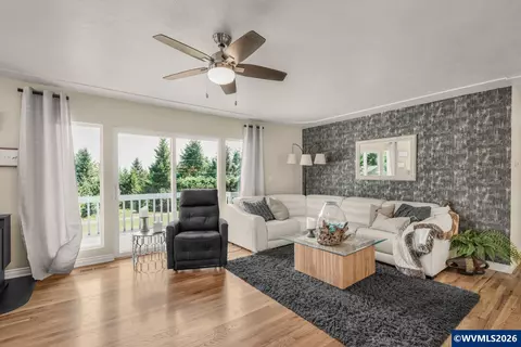 Living - 4575 Eagle Crest Rd NW, Salem, OR 97304 photo 2 of 6