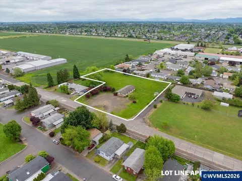 2120 Three Lakes Rd SE, Albany, OR 97322