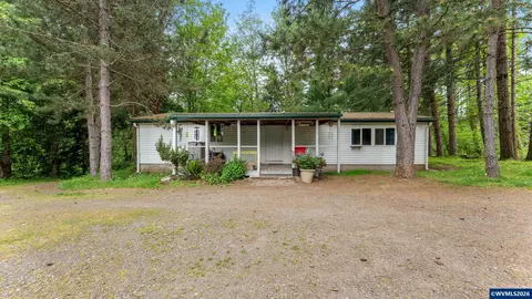 31484 SE Woodland Rd, Estacada, OR 97023