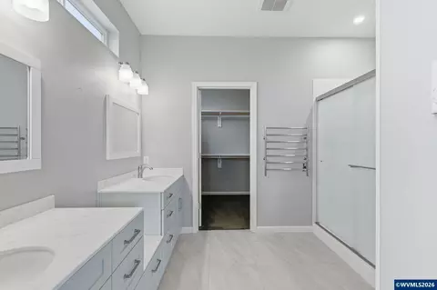 Bath - 5475 Charles Way, Eugene, OR 97402 photo 1 of 5