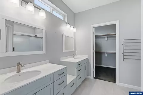 Bath - 5475 Charles Way, Eugene, OR 97402 photo 2 of 5
