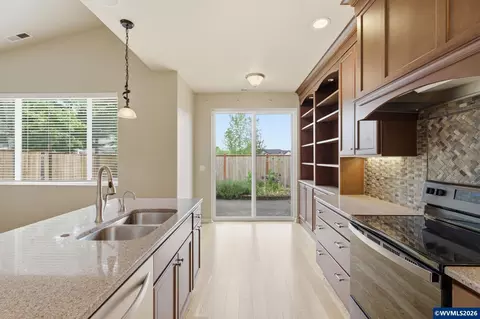 Kitchen - 5475 Charles Way, Eugene, OR 97402 photo 3 of 6