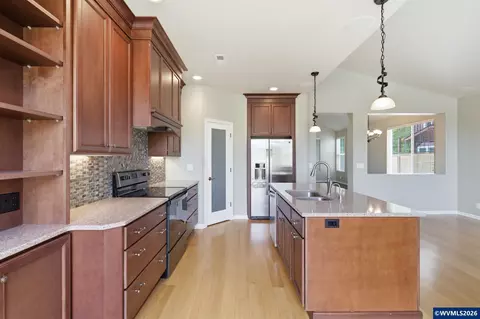 Kitchen - 5475 Charles Way, Eugene, OR 97402 photo 4 of 6