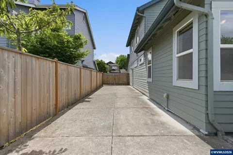 Exterior - 5475 Charles Way, Eugene, OR 97402 photo 7 of 9