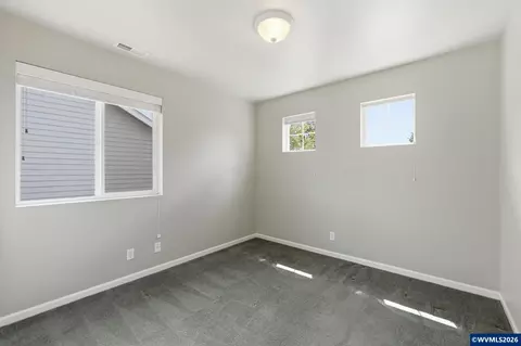 Bedroom - 5475 Charles Way, Eugene, OR 97402 photo 5 of 8