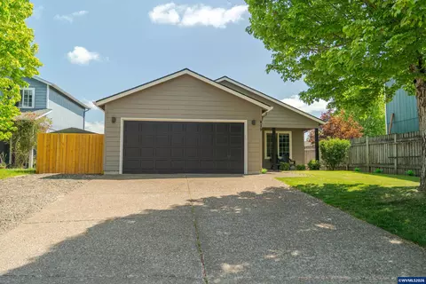 819 Monmouth Ave S, Monmouth, OR 97361