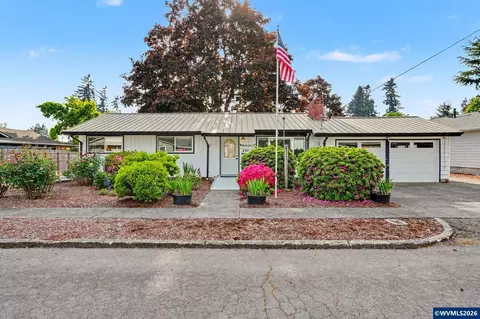 241 N Fern Ave, Stayton, OR 97383