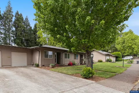 1044 Chestnut St NW, Salem, OR 97304