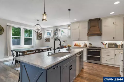 Kitchen - 431 Grant St, Silverton, OR 97381 photo 1 of 3