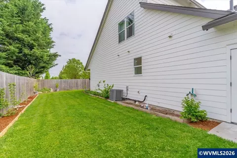 Exterior - 431 Grant St, Silverton, OR 97381 photo 9 of 11