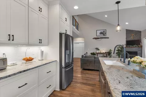 Kitchen - 431 Grant St, Silverton, OR 97381 photo 3 of 3
