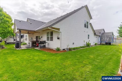 Exterior - 431 Grant St, Silverton, OR 97381 photo 7 of 11