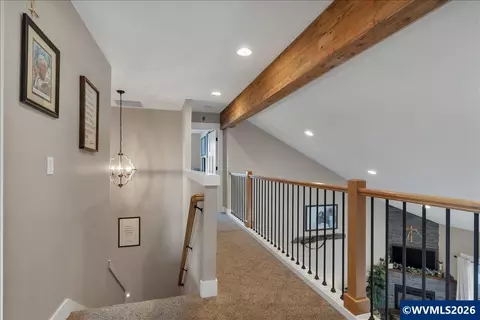 Entry Way - 431 Grant St, Silverton, OR 97381 photo 3 of 4