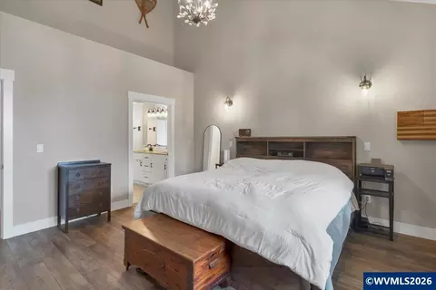 Bedroom - 431 Grant St, Silverton, OR 97381 photo 3 of 8