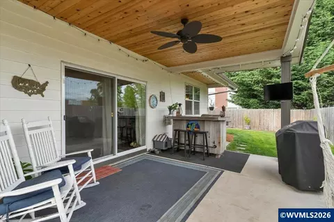 Exterior - 431 Grant St, Silverton, OR 97381 photo 5 of 11