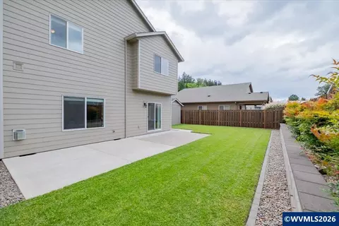 Exterior - 2112 Equestrian Lp Lp S, Salem, OR 97302 photo 7 of 10
