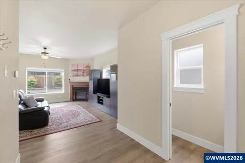 Entry Way - 2112 Equestrian Lp Lp S, Salem, OR 97302 photo 2 of 4