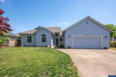 1797 NW Whitecliff Dr, Albany, OR 97321