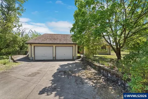 888 Meadows Ln SE, Jefferson, OR 97352