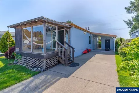 955 NE Mill St #C-18, Waldport, OR 97394