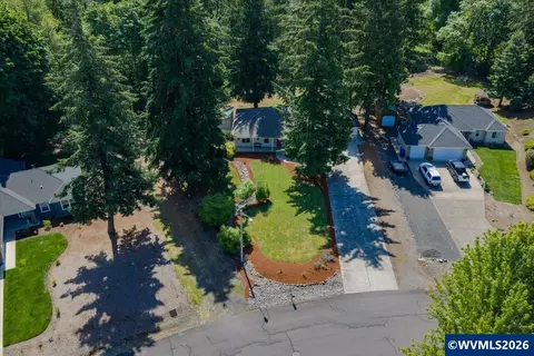 View/Area - 740 Gray Pine St, Lyons, OR 97358 photo 2 of 5