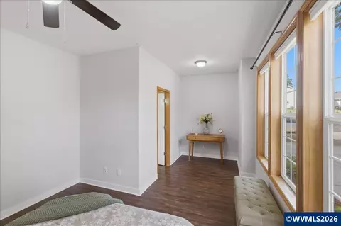 Bedroom - 740 Gray Pine St, Lyons, OR 97358 photo 8 of 13