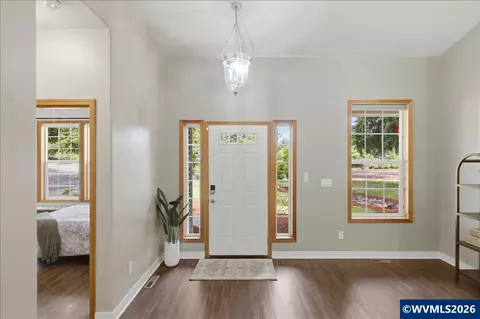 Entry Way - 740 Gray Pine St, Lyons, OR 97358 photo 1 of 1