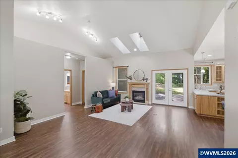 Living - 740 Gray Pine St, Lyons, OR 97358 photo 1 of 5