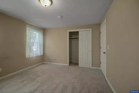 Bedroom - 220 NW Downy Dr, Sublimity, OR 97385 photo 2 of 7