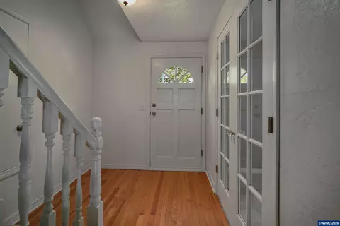 Entry Way - 220 NW Downy Dr, Sublimity, OR 97385 photo 2 of 3
