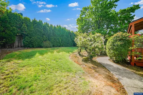 Exterior - 220 NW Downy Dr, Sublimity, OR 97385 photo 6 of 12