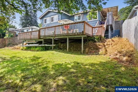 994 Terrace Dr NW, Salem, OR 97304