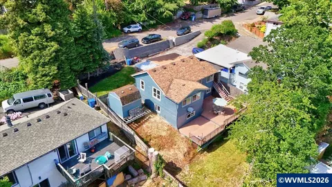 994 Terrance Dr NW, Salem, OR 97304