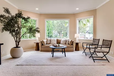Living - 875 Sand Ave, Eugene, OR 97401 photo 1 of 4