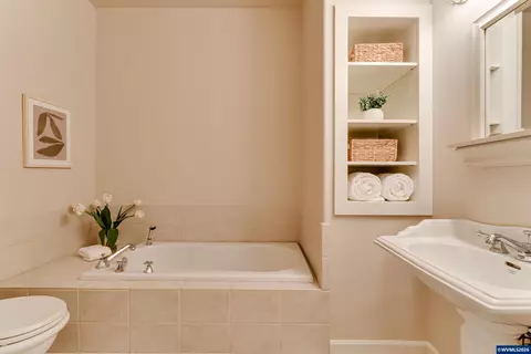 Bath - 875 Sand Ave, Eugene, OR 97401 photo 1 of 5
