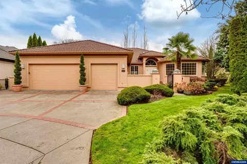 875 Sand Ave, Eugene, OR 97401