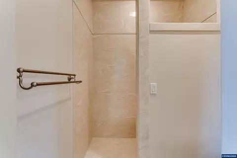Bath - 875 Sand Ave, Eugene, OR 97401 photo 5 of 5