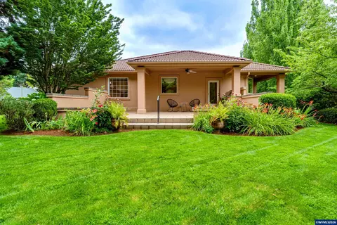 Exterior - 875 Sand Ave, Eugene, OR 97401 photo 4 of 4