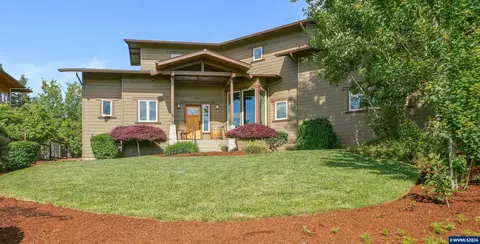 2015 Landaggard Dr NW, Salem, OR 97304