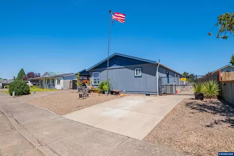 545 W Airway Rd, Lebanon, OR 97355