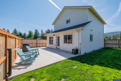Exterior - 123 Sorbin Ave E, Gates, OR 97346 photo 6 of 12